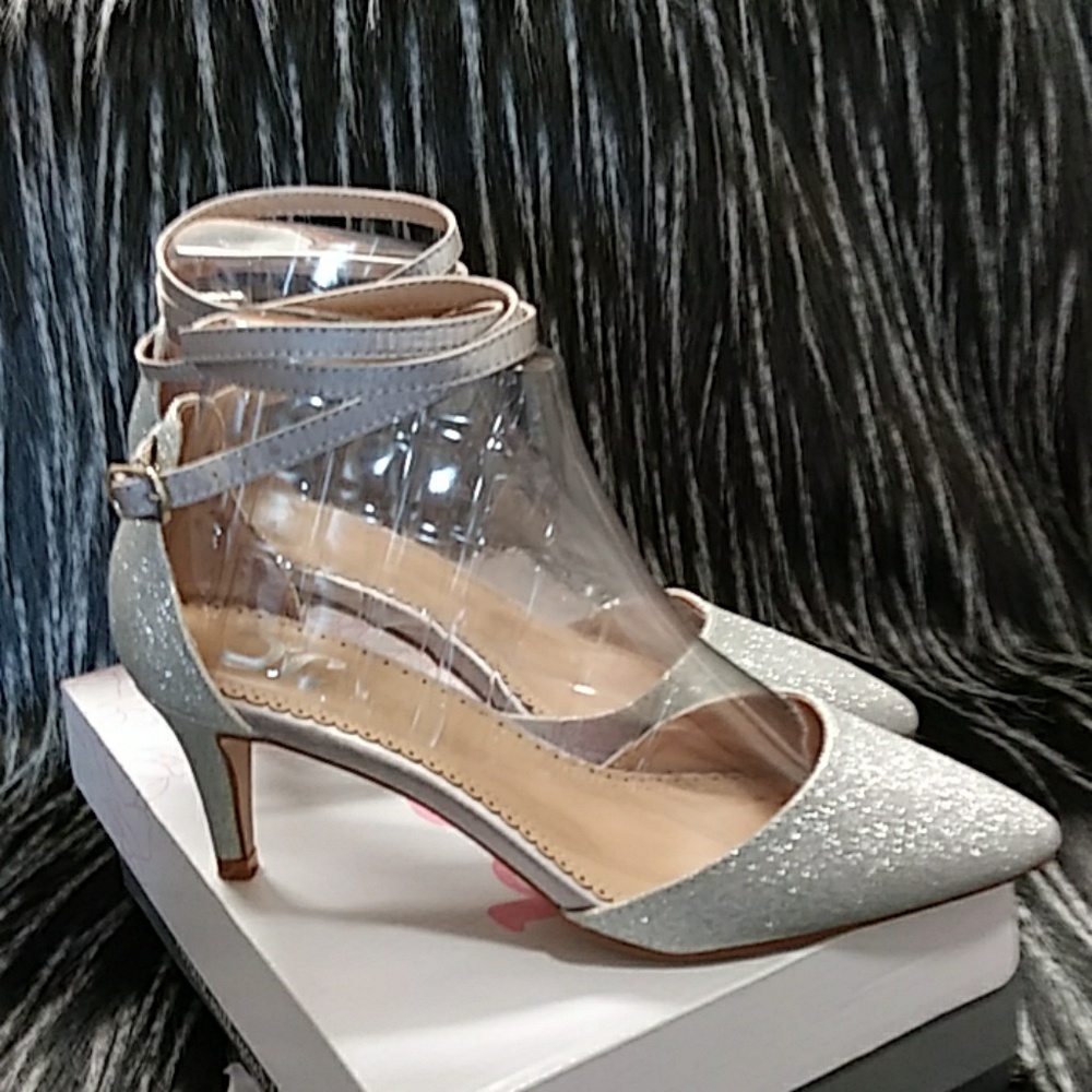 Silver pump.nice - Picture 2 of 2